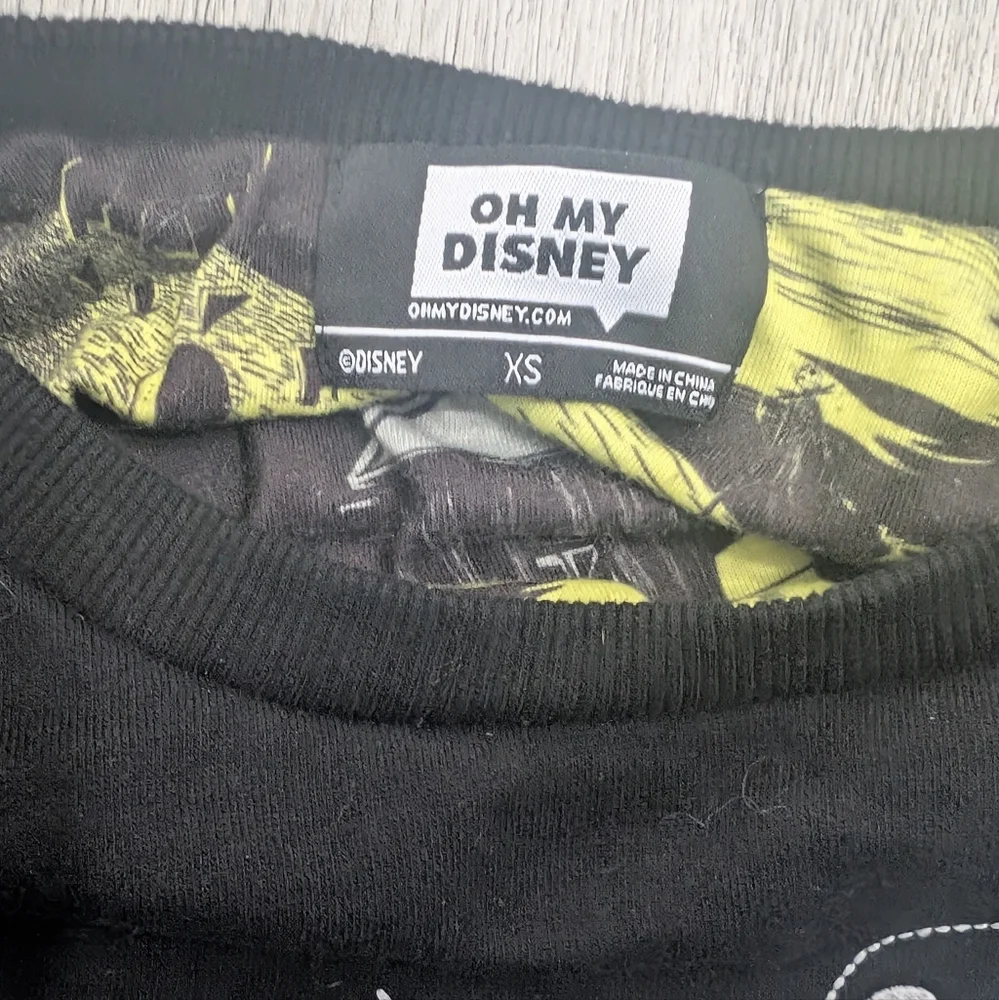 OH MY DISNEY! Nightmare Before Christmas Reversible crewneck Size XS Goth Unisex - Picture 5 of 10